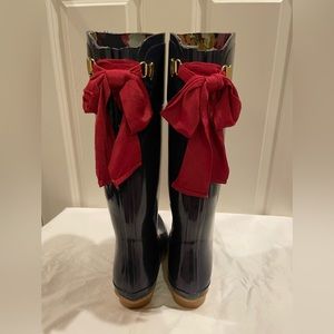 Joules tall rain boots Navy and Cranberry colored